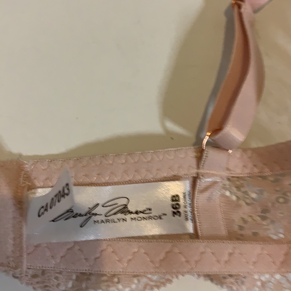 Used bra - Picture 4 of 7